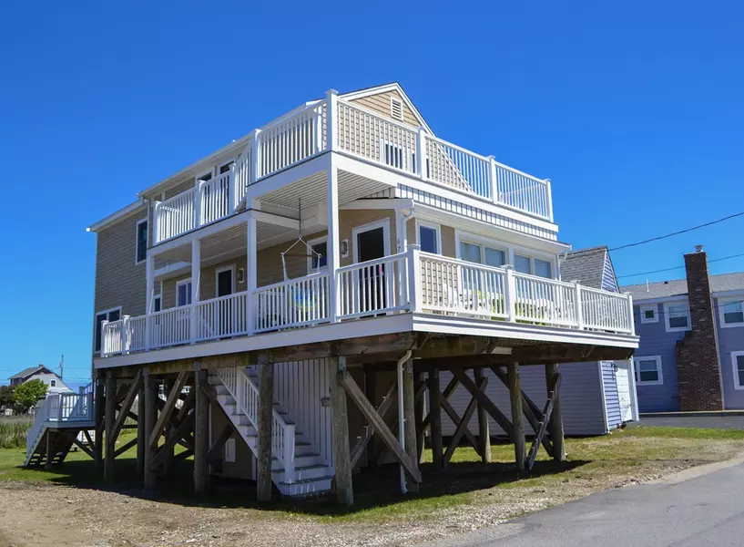 67 Lighthouse Rd, Scituate, MA 02066