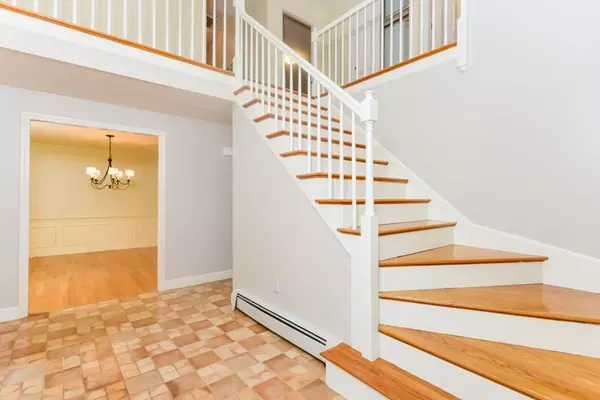 Medfield, MA 02052,74 Indian Hill Rd