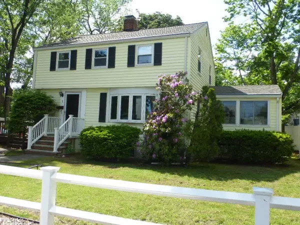 1 Forest St, Stoneham, MA 02180