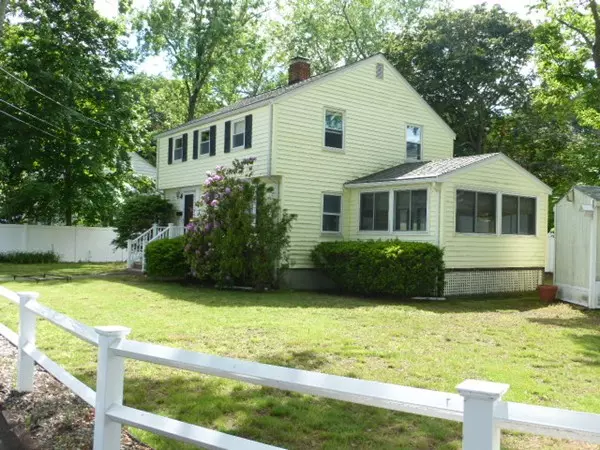 Stoneham, MA 02180,1 Forest St