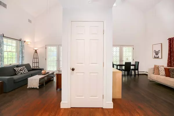 Walpole, MA 02081,50 Congress St