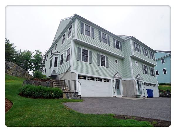 8 Gates Ln #8A, Wakefield, MA 01880