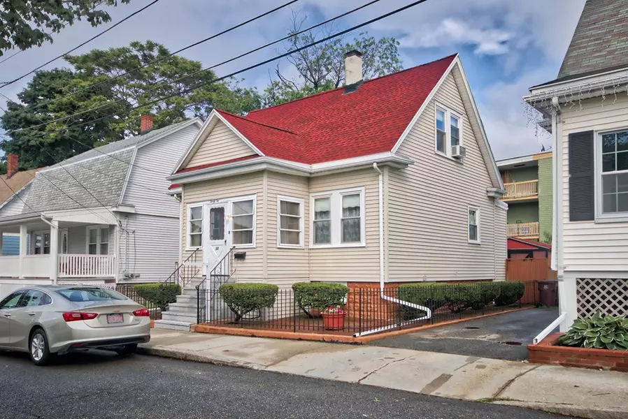 32 Bettinson Ave, Everett, MA 02149