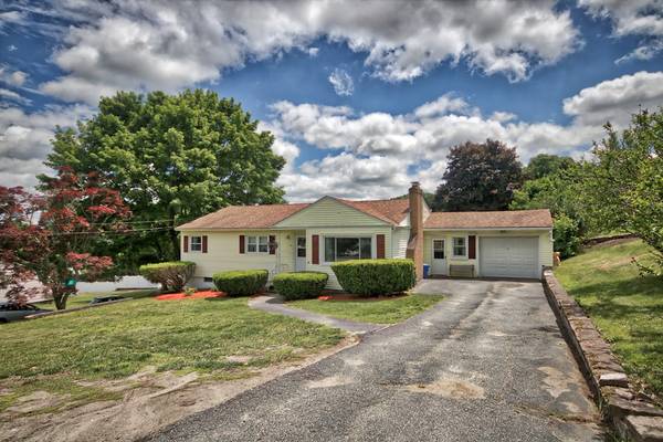 87 East St, Methuen, MA 01844