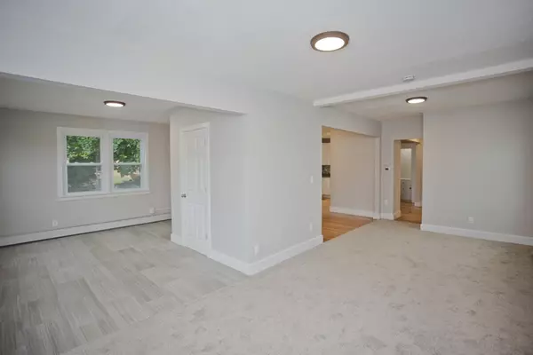 Holyoke, MA 01040,44 Ridgeway St.