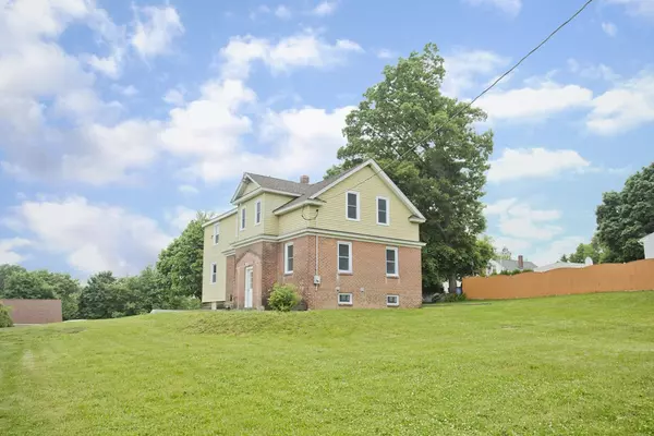 Holyoke, MA 01040,44 Ridgeway St.