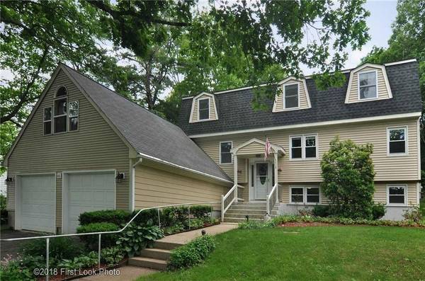 416 Farnum Pike, Smithfield, RI 02917