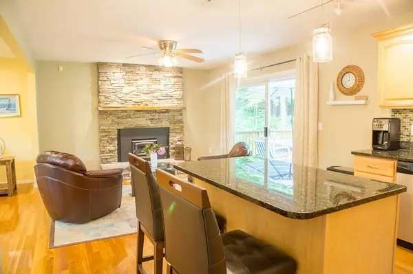 Granby, MA 01033,55 North St