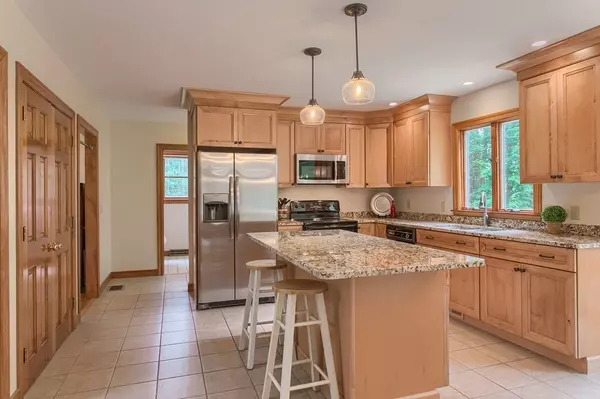 Groton, MA 01450,53 Carmichael Way