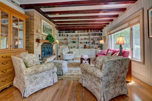 Barnstable, MA 02632,43 Hi-Ona-Hill Road