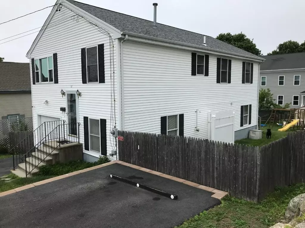 Fall River, MA 02724,52 Sachem St