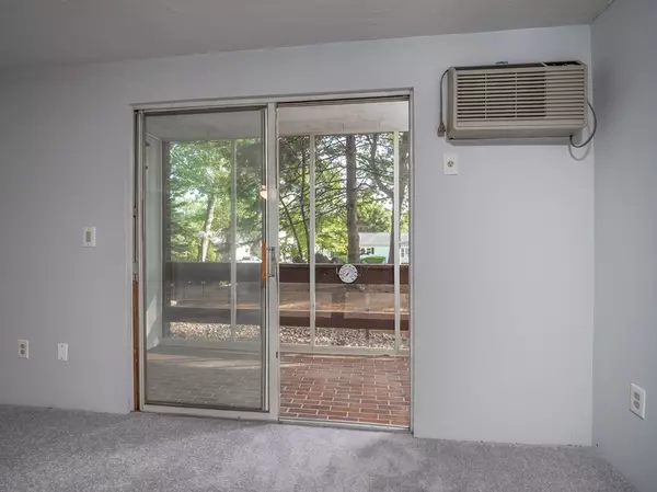 Maynard, MA 01754,10 Mill St #V