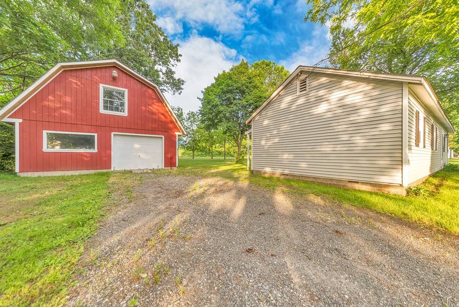 383 Colrain Road, Greenfield, MA 01301