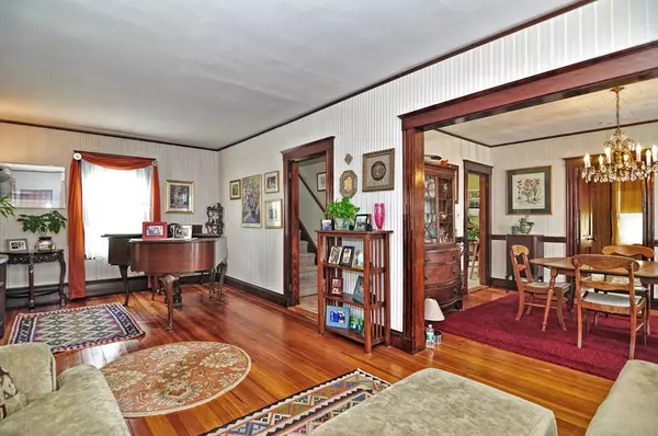 Dedham, MA 02026,3 Liberty Ln