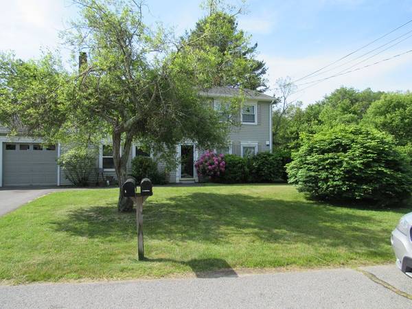 22 College Ln, Dartmouth, MA 02747