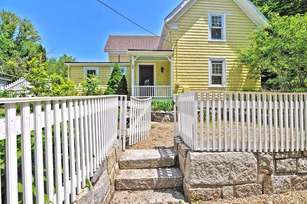 Gloucester, MA 01930,6 Brierwood Street