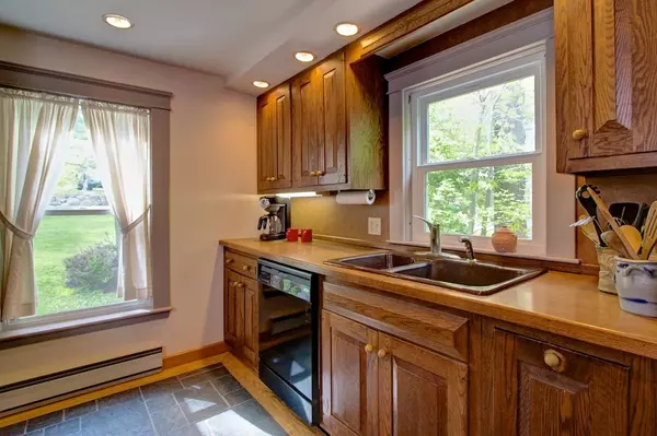 Sutton, MA 01590,25 W Sutton Rd