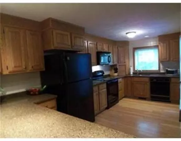 Easton, MA 02375,27 Indian Cove Way #27