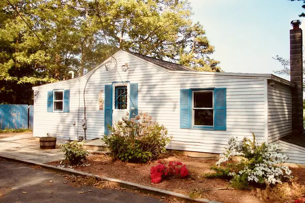 626 Wareham Rd, Plymouth, MA 02360