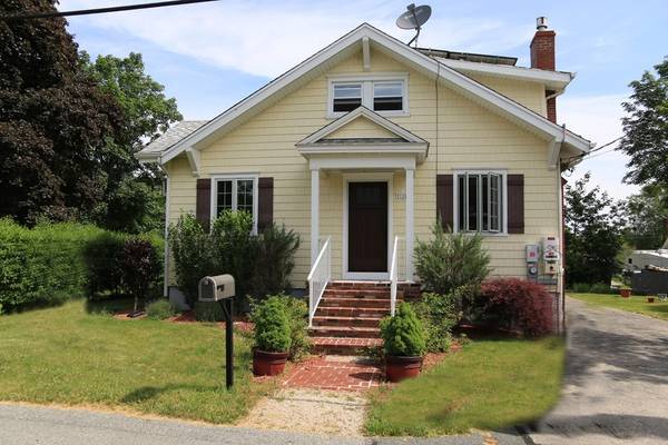 125 Norwood St, Swansea, MA 02777