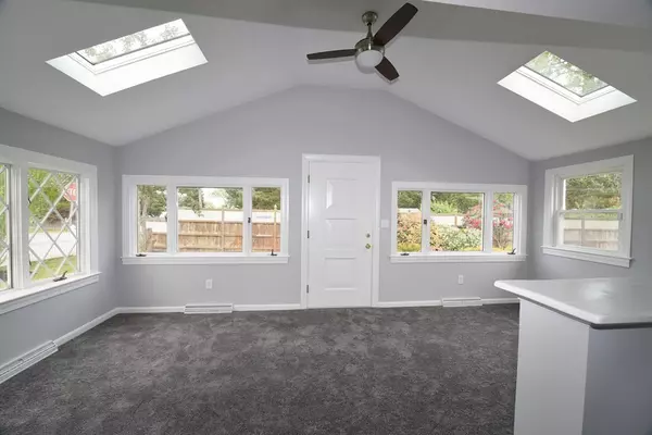 Plymouth, MA 02360,71 Pearl St