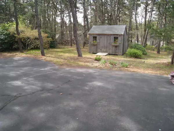 Wellfleet, MA 02667,68 Fresh Brook Lane