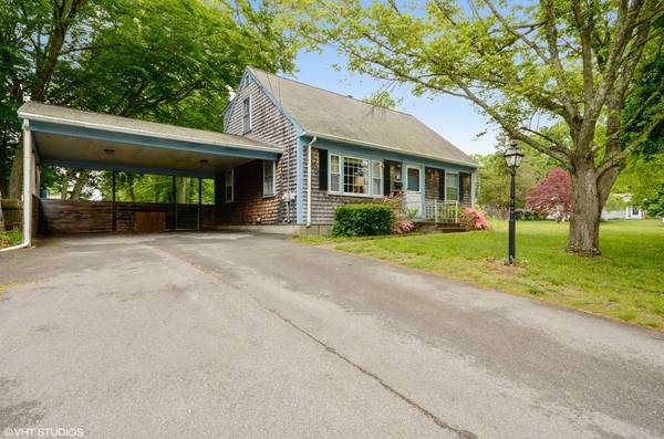 708 Pine Hill Drive, New Bedford, MA 02745