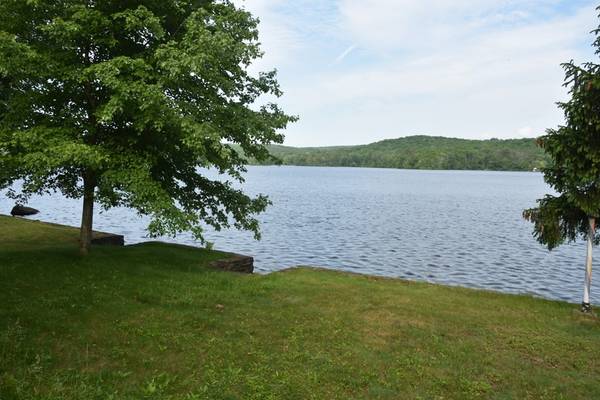 176 Manchaug Road, Sutton, MA 01590