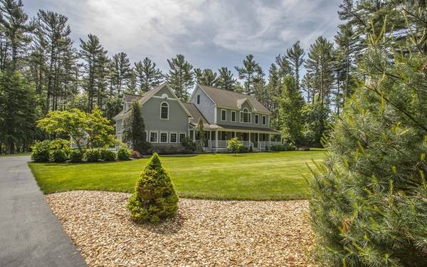 26 Herring Brook Ln, Rochester, MA 02770