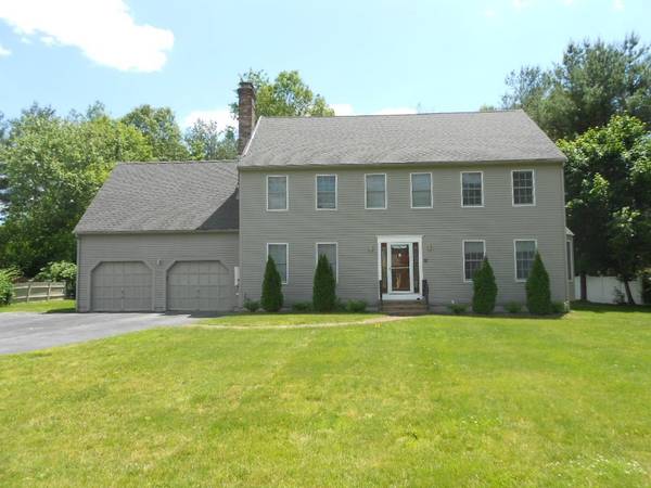 12 Hemlock Dr, Northborough, MA 01532