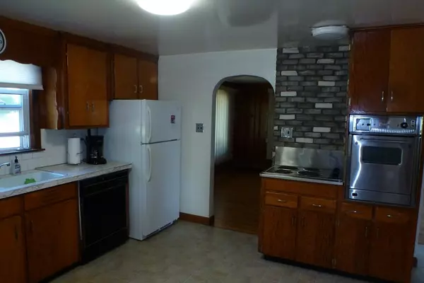 Fitchburg, MA 01420,88 Everett St