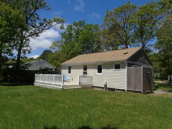 Dennis, MA 02670,8 Oak Leaf Lane