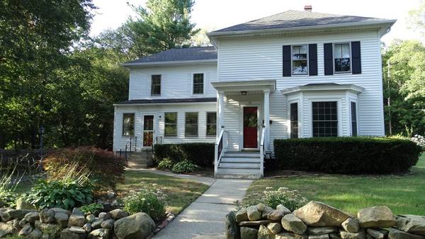 10 Crook St, Medway, MA 02053