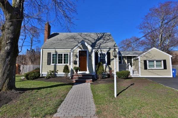 64 Paon Blvd, Wakefield, MA 01880