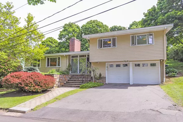 8 Bartlett Street, Marblehead, MA 01945