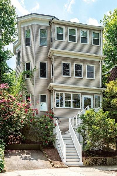 219 Crafts Rd #2, Brookline, MA 02467