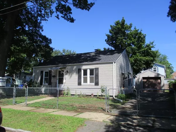 28 Melville St, Springfield, MA 01104