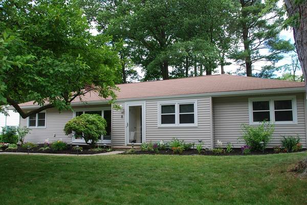 8 Sheffield Rd, Natick, MA 01760