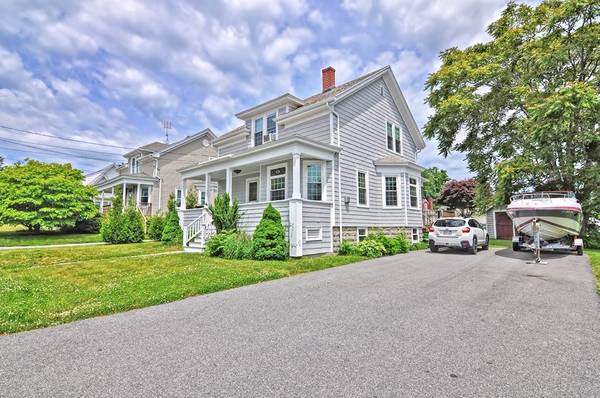 118 Grandview Ave, Somerset, MA 02726