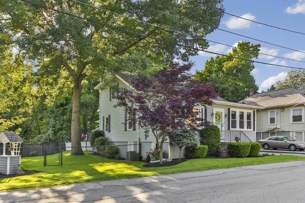 7 Maple Avenue, Wakefield, MA 01880