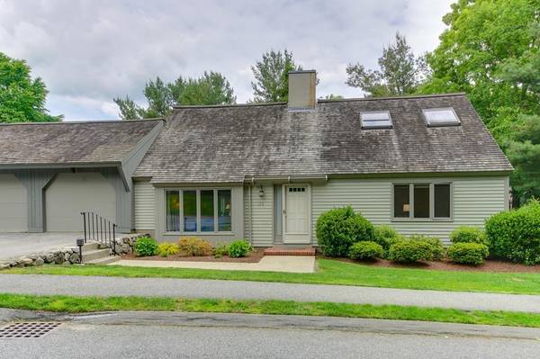 112 Potter Pond #112, Lexington, MA 02421