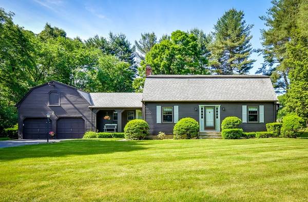 7 Pennymeadow Rd, Sudbury, MA 01776