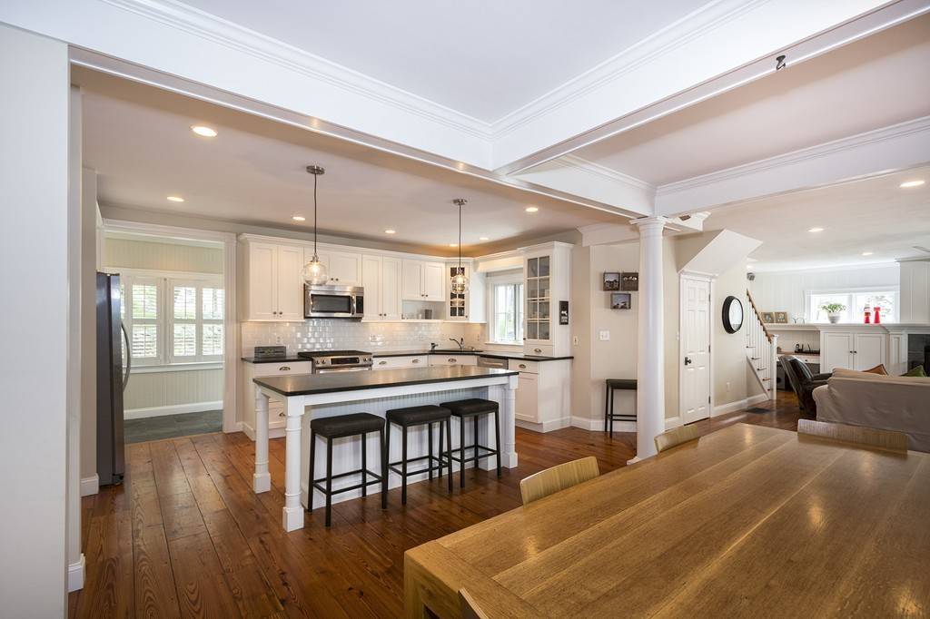 Cohasset, MA 02025,31 Stockbridge Street