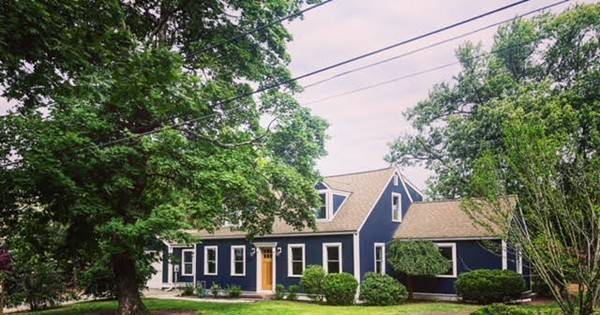 16 Lincoln Ave, Plainville, MA 02762