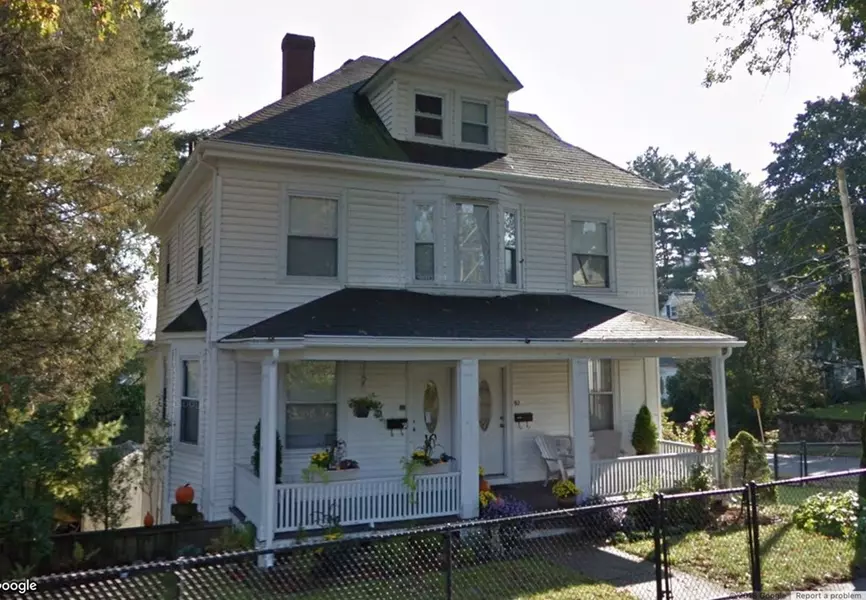 92 Pleasant St, Wakefield, MA 01880