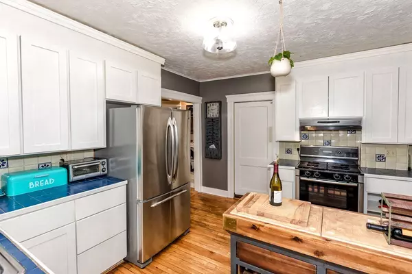 Shrewsbury, MA 01545,15 Oak St