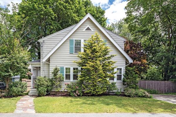 11 Niles Rd, Newton, MA 02461