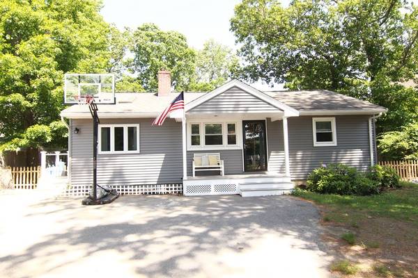 37 Bridle Rd, Billerica, MA 01821