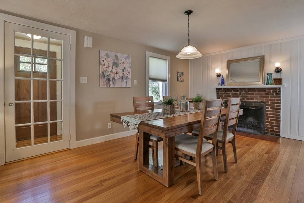 Wakefield, MA 01880,105 Spring St