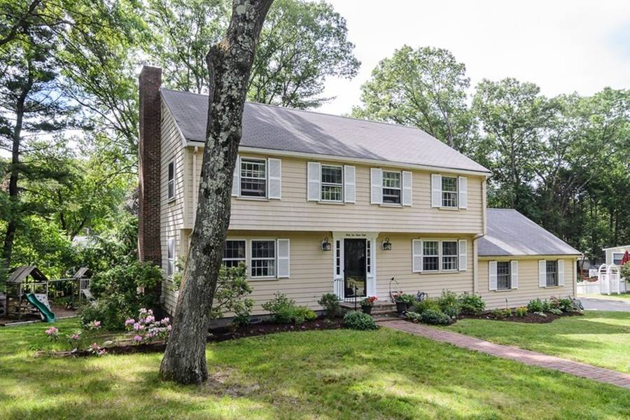 31 Haven Rd, Wellesley, MA 02481